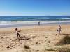 Ballspielen am Strand